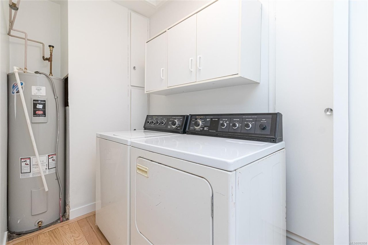 1867 Neil St, Saanich