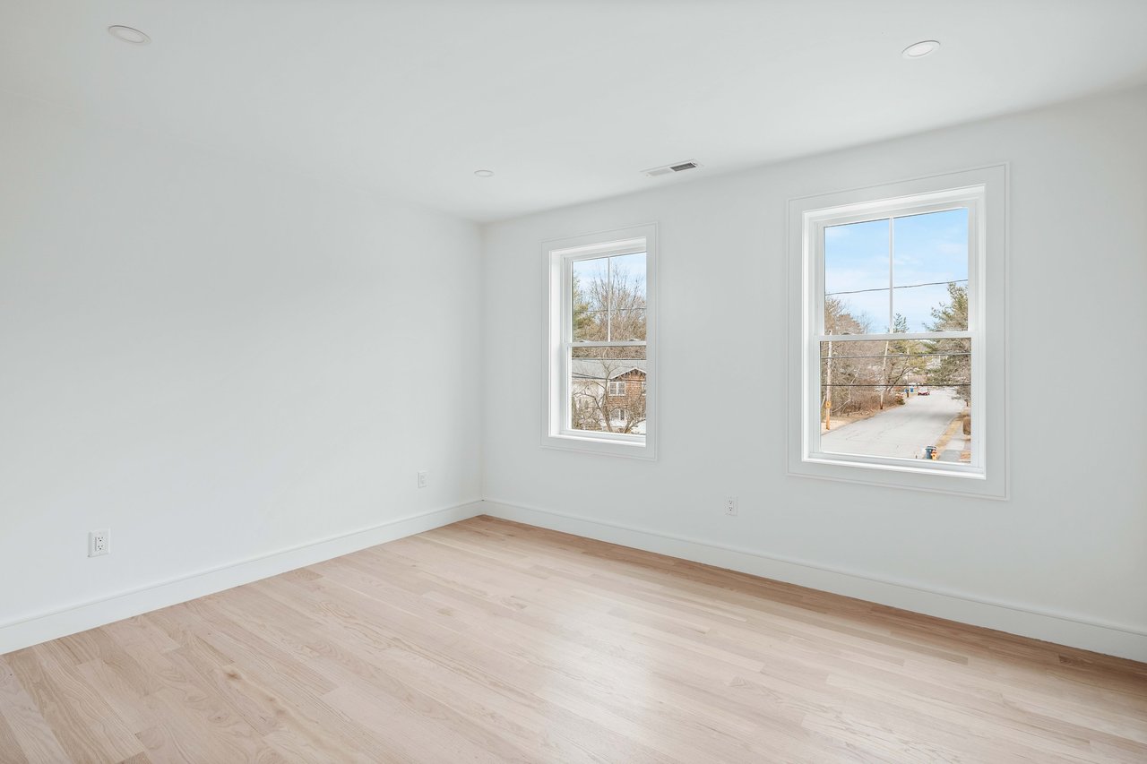5 Brookside Lane, Burlington