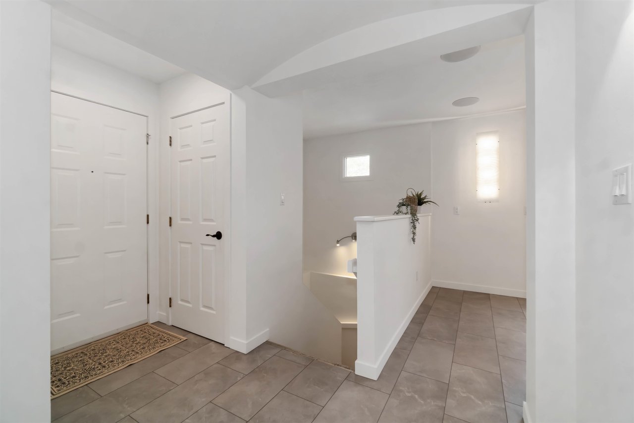 1583 Bowser Ave