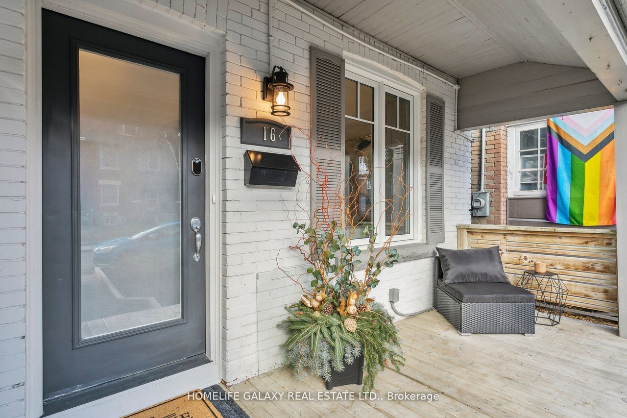 16 Jerome St
