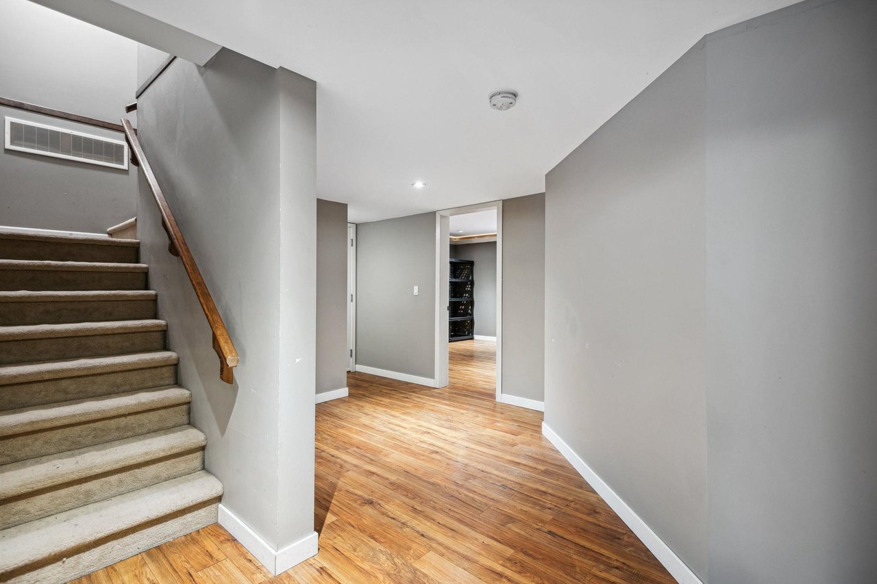 20307 98a Ave