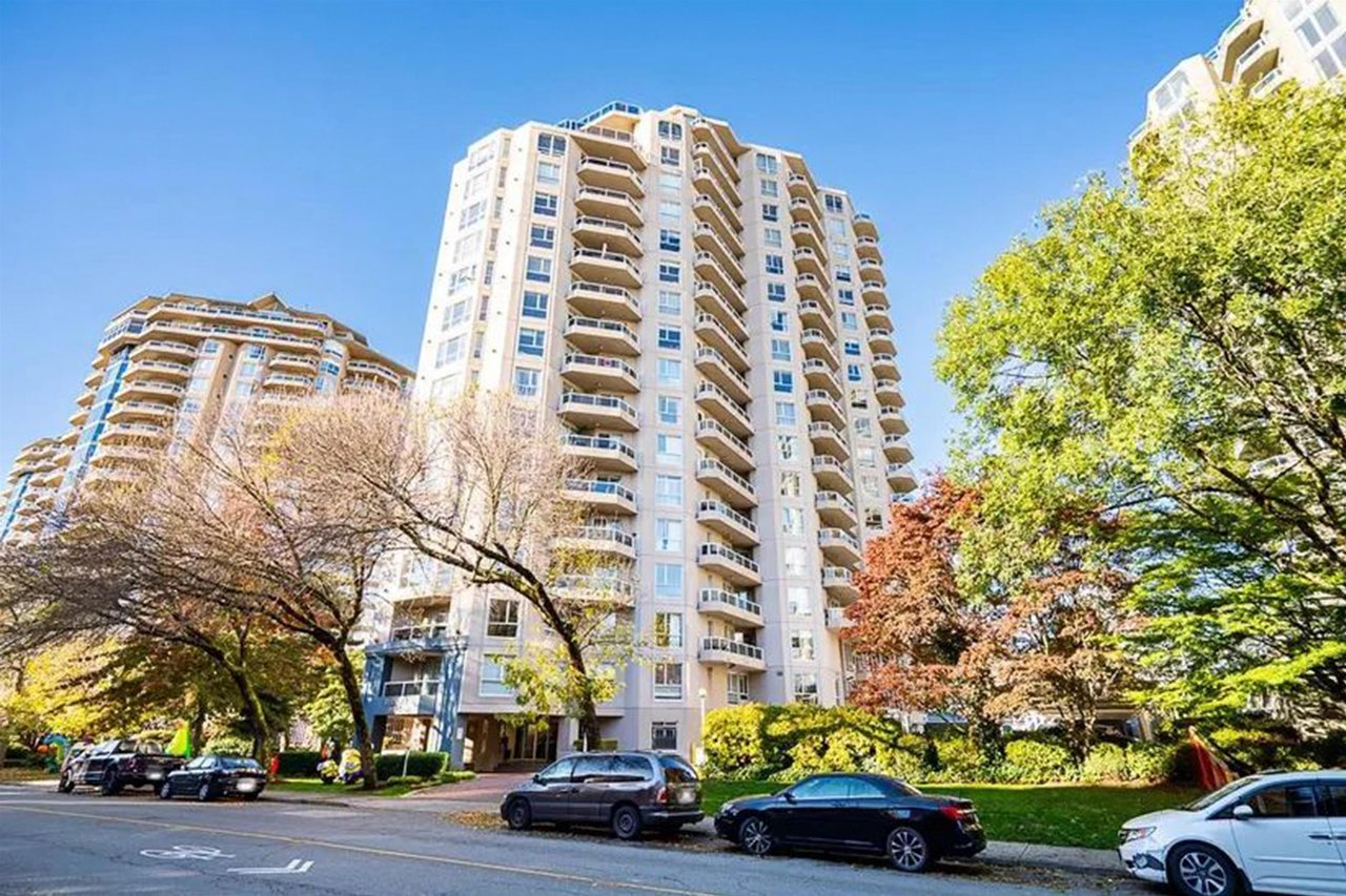 1604-1135 Quayside Dr
