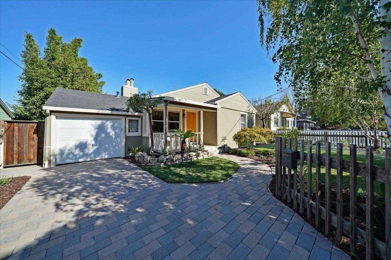 1032 8th AVE