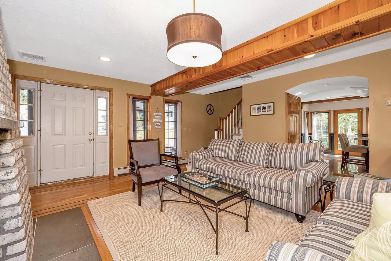 16 Faraway Rd, #A
