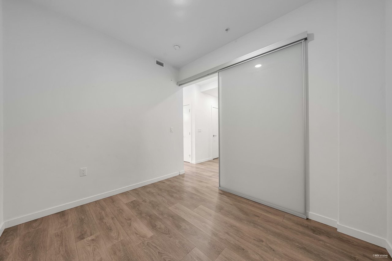 416-725 Marine Dr