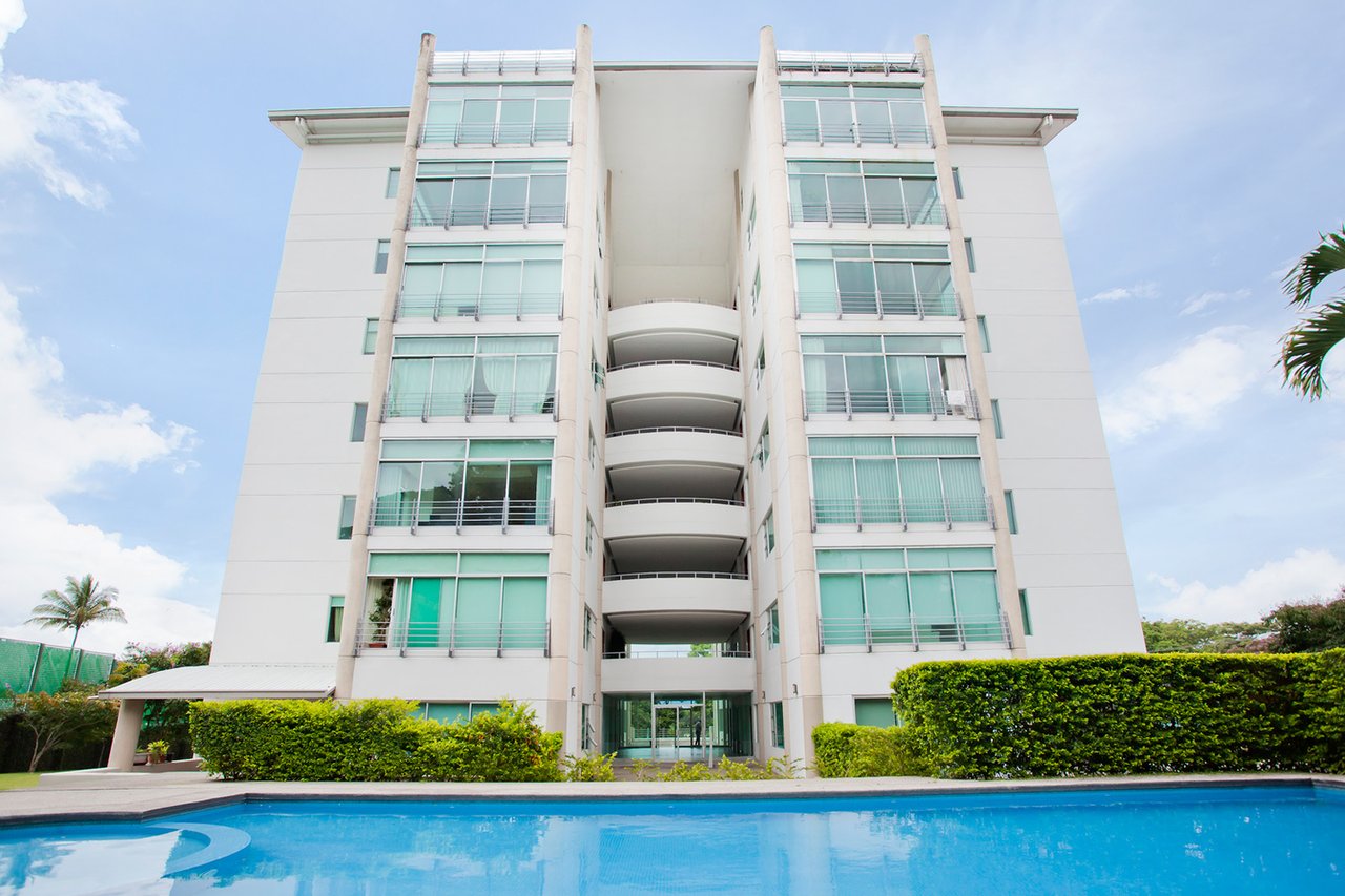 Mountain View Contemporary Apartment, Escazu, San Jose