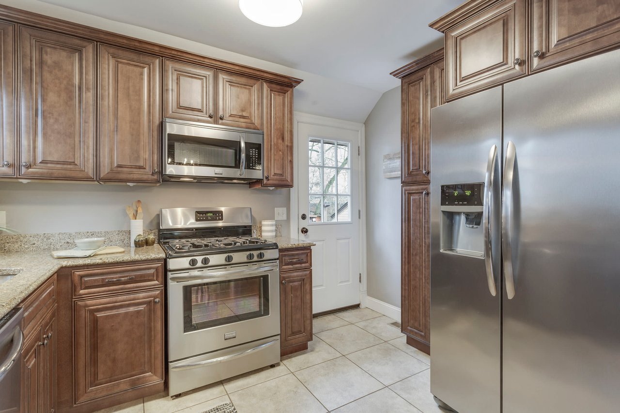 Chic Meets Functional in Des Peres
