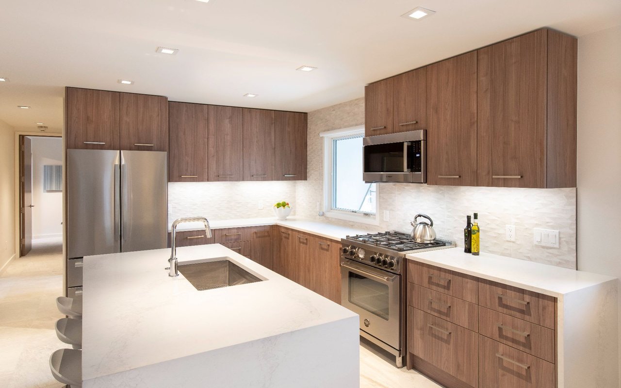 210 E Cooper Ave 3G