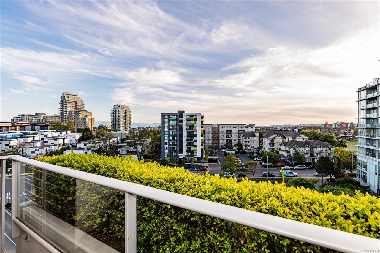 801-399 Tyee Rd