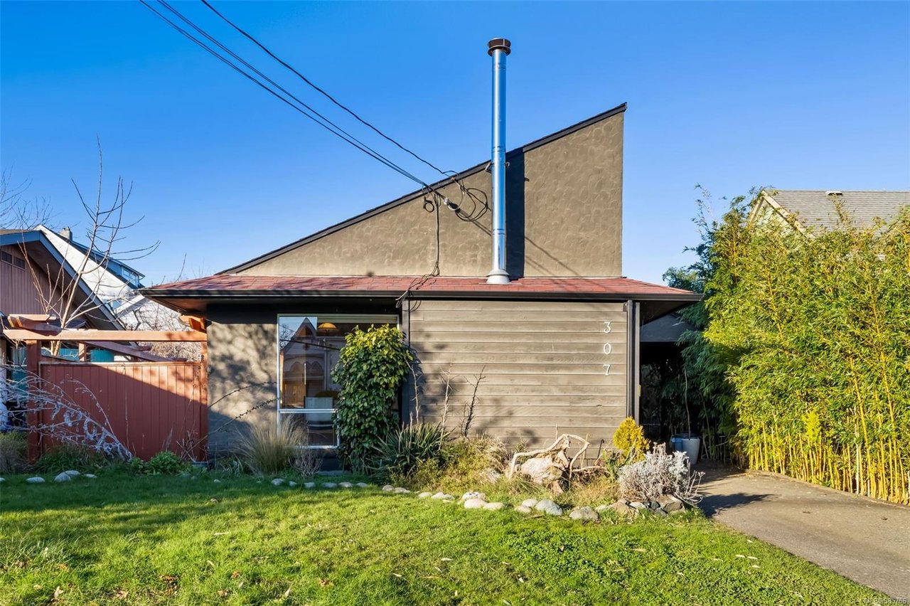 307 Henry St