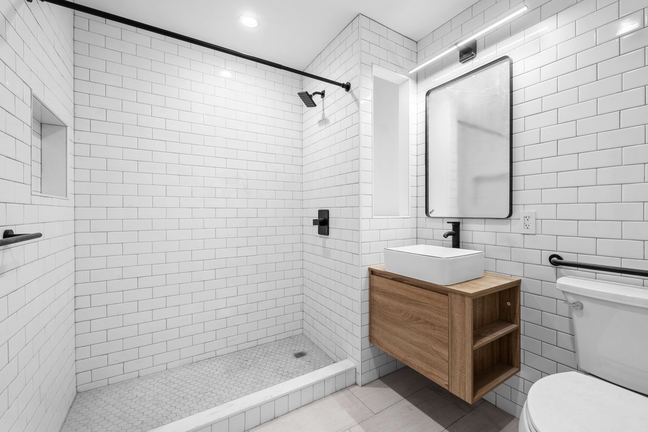378 Kosciuszko St, Unit 1