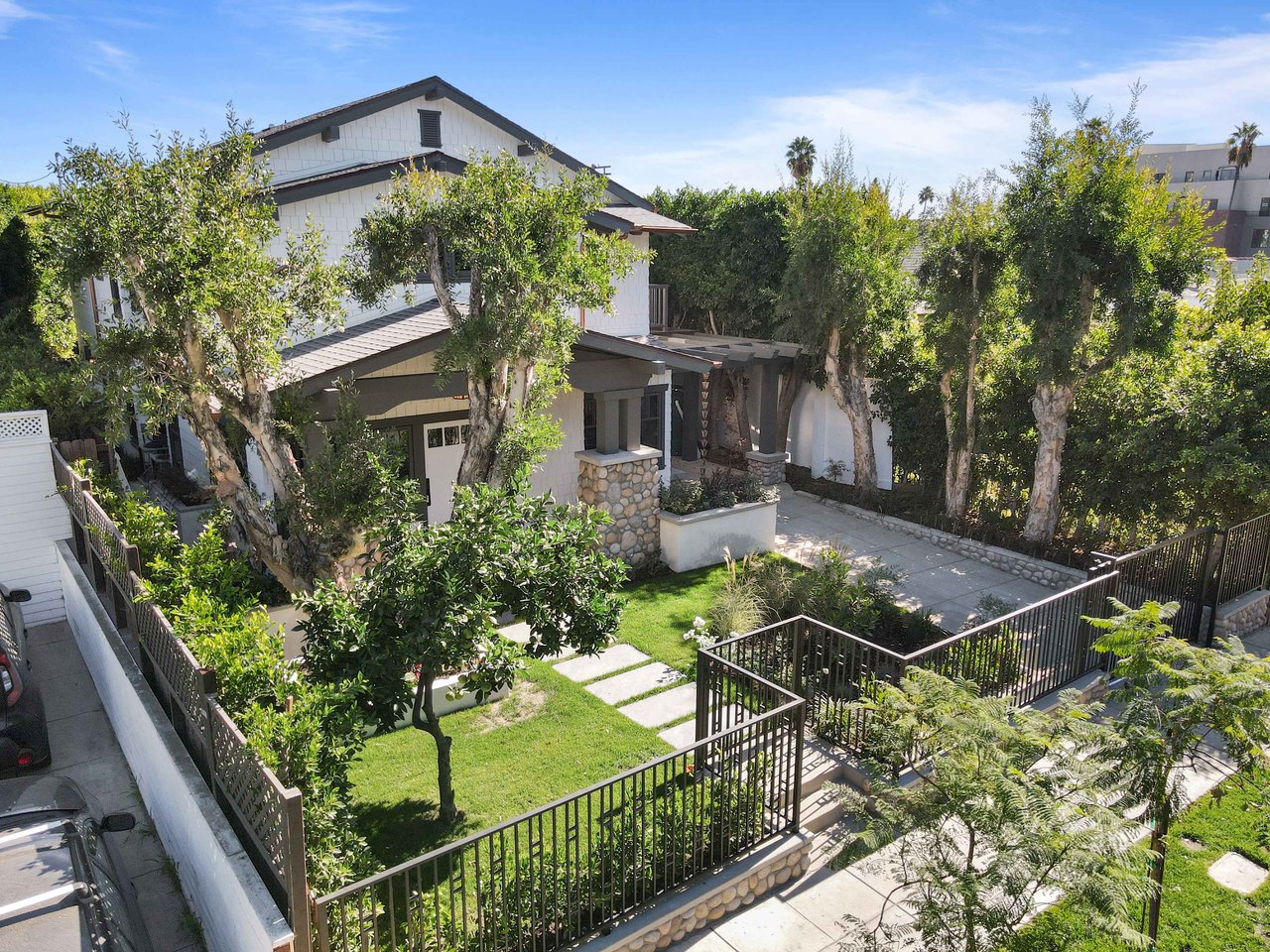 1520 N Sierra Bonita Ave, Sunset Square