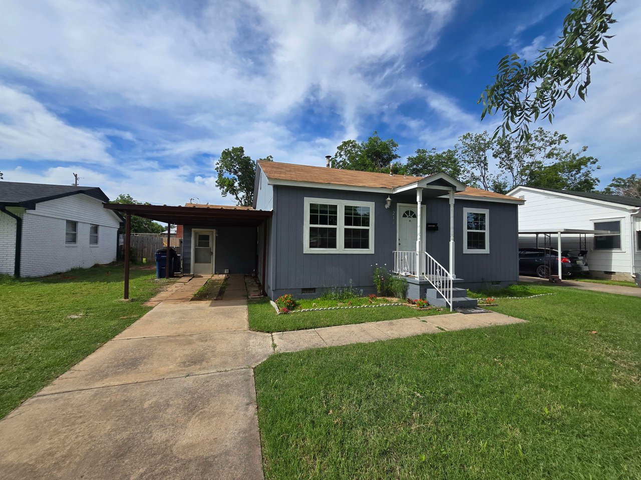 216 W Franklin