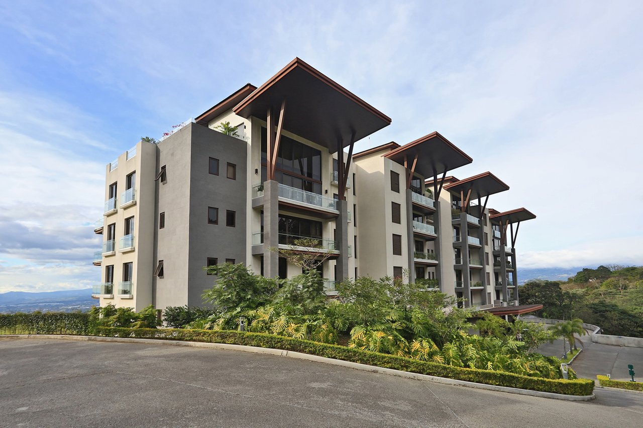 Designer Garden Level Condo, Santa Ana, San Jose