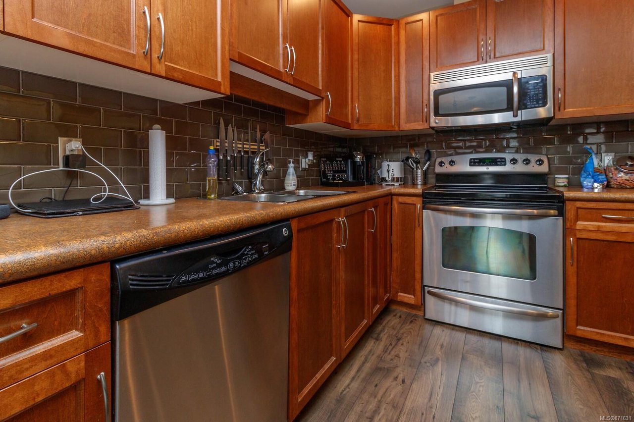 2692 Deville Rd, Langford