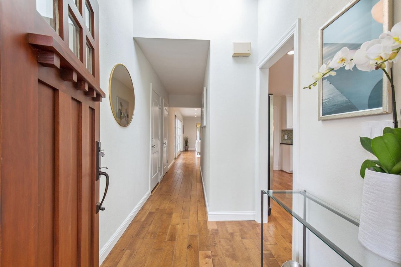 1329 Cordilleras Ave