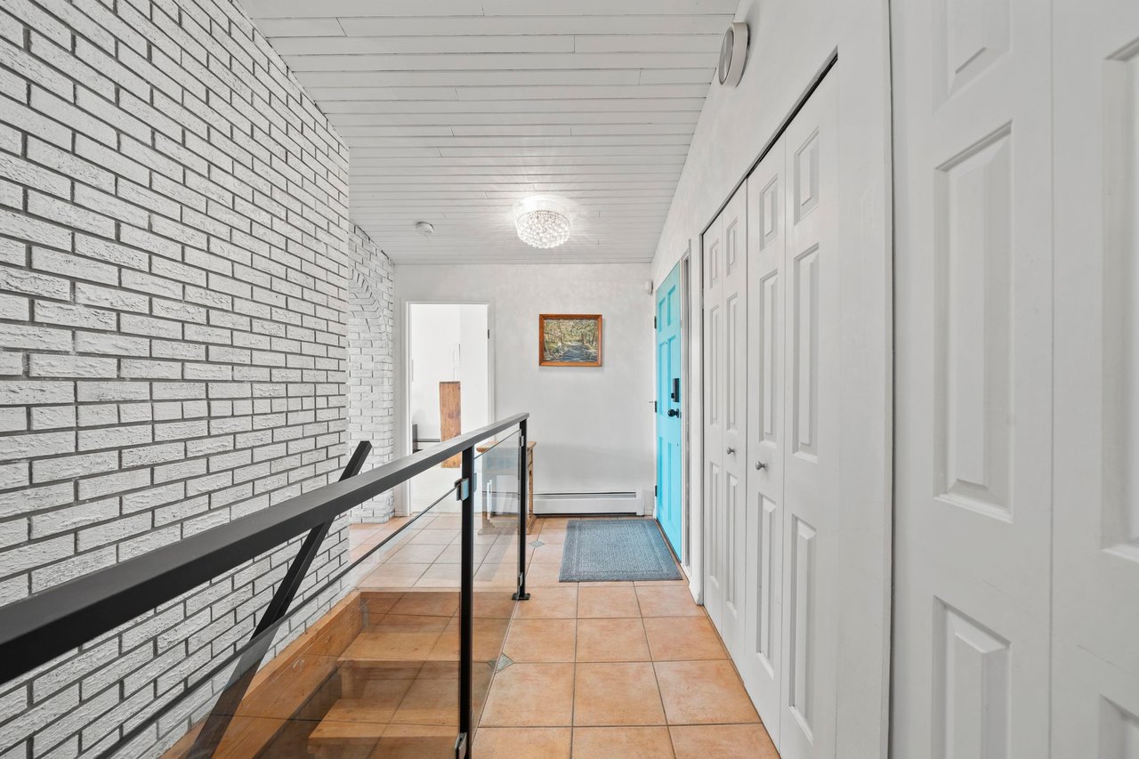1793 View St