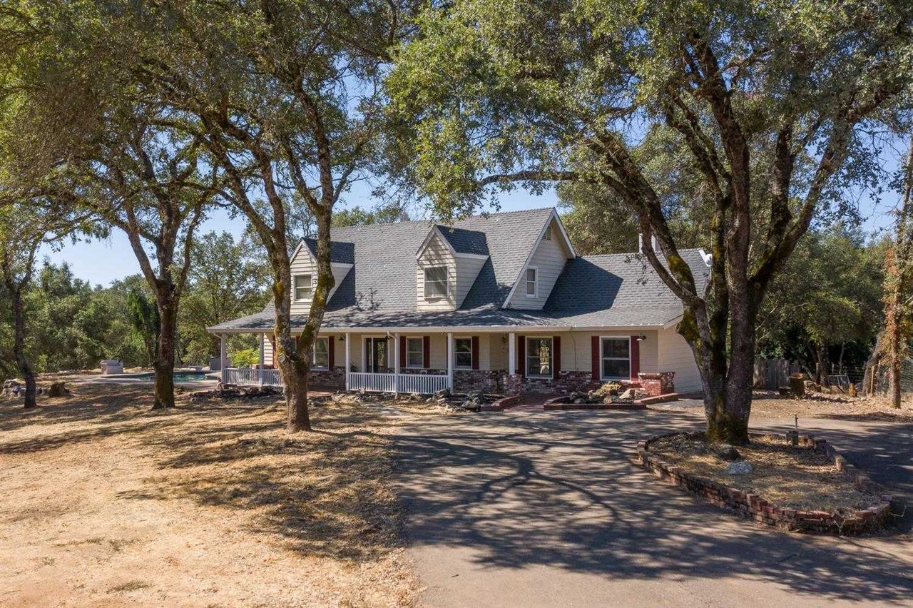 1420 Hidden Lake Drive