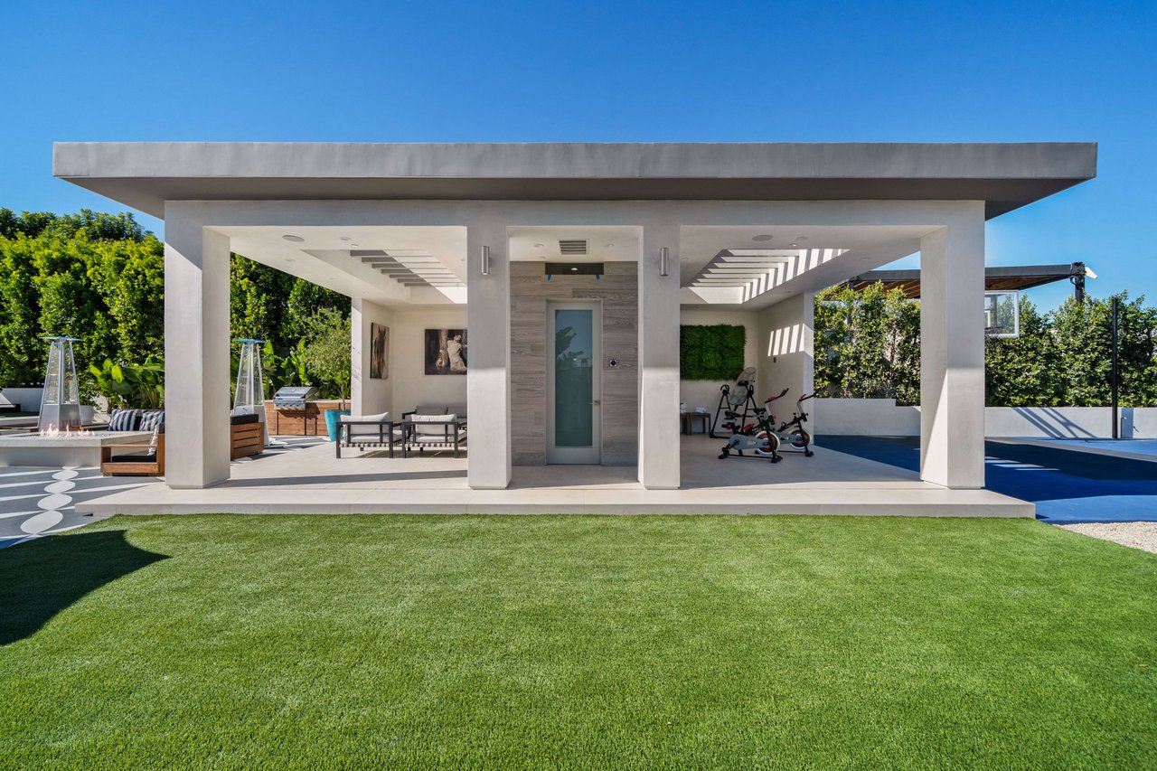 The Apex HH | 7115 Macapa Drive