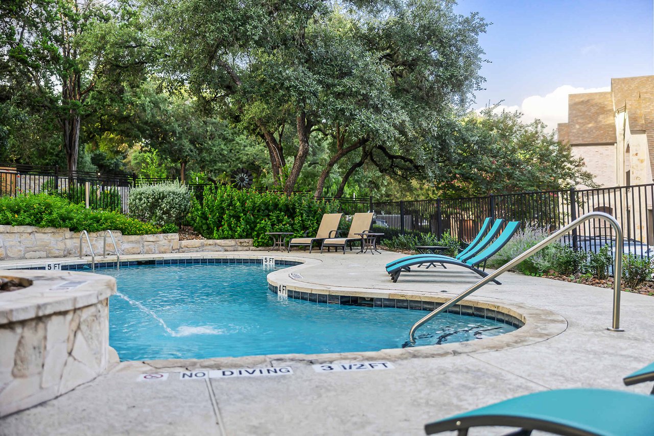 Lock and Leave just minutes to Downtown in the Eanes ISD!