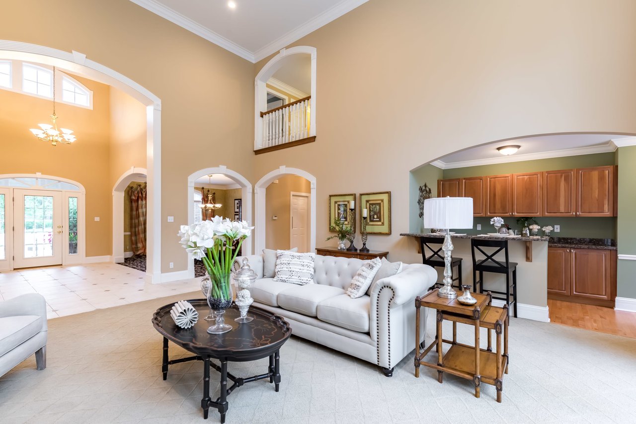 Newer Construction and Oh So Close to Chesterfield Amenities