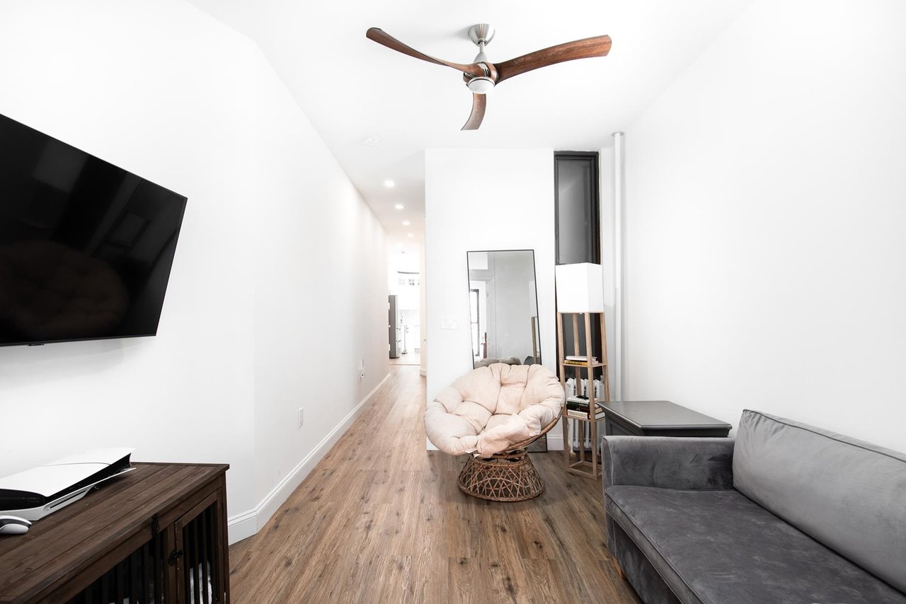 208 East 90th Street, Apt 2-W