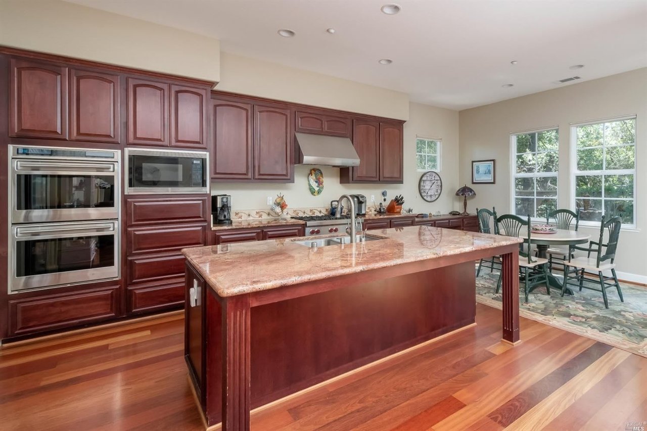 7 Creekview Ct