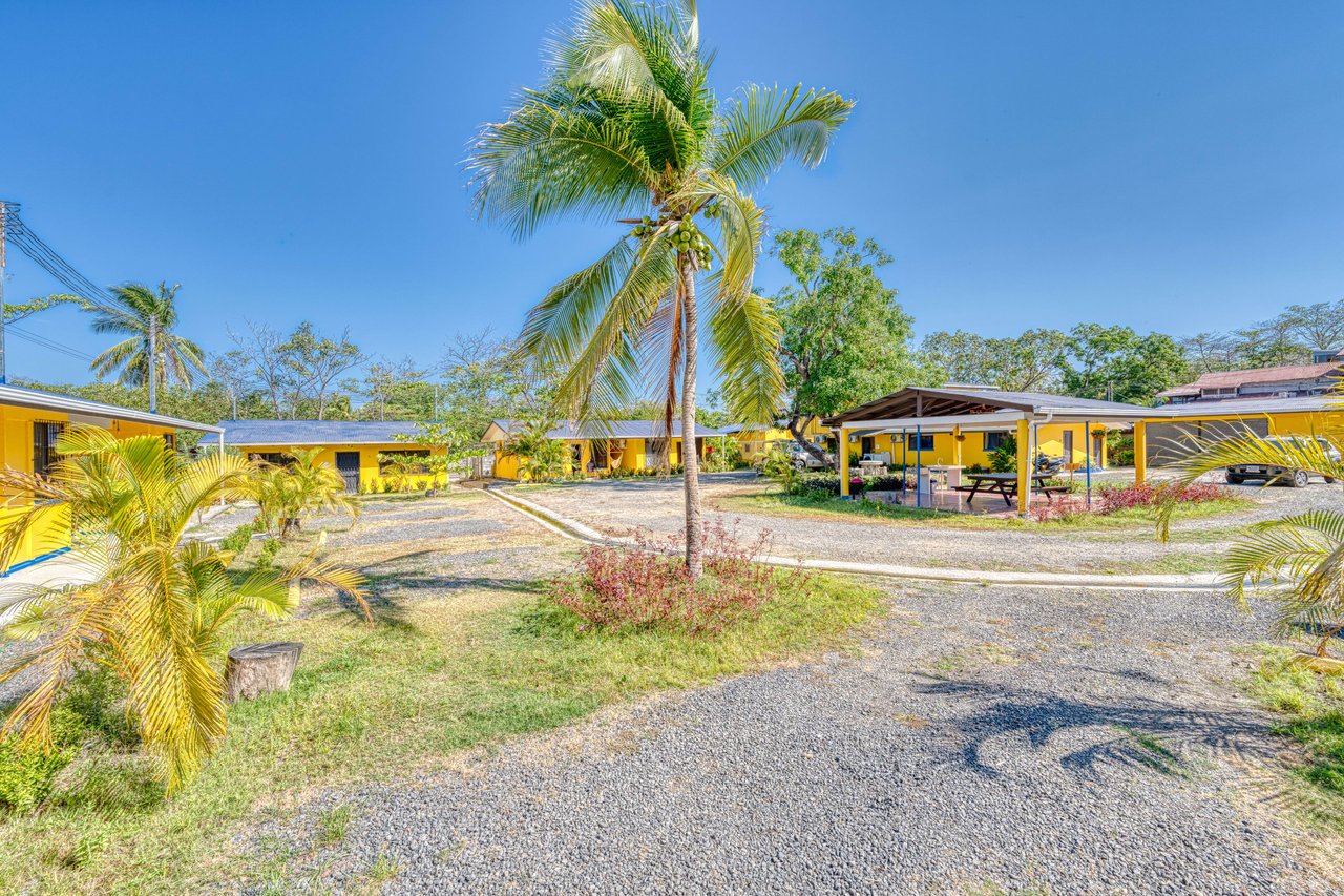 Armonia, 14 Unit Oceanside Villas