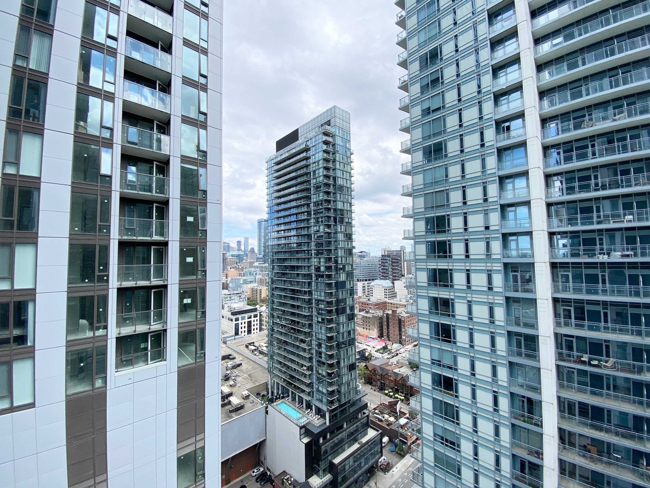 8 Widmer St Unit: 3005