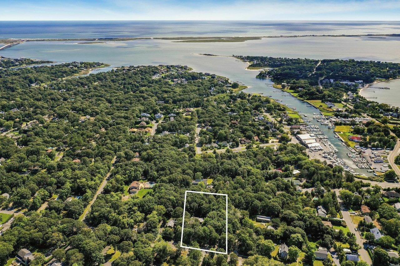 18 W Bay Avenue