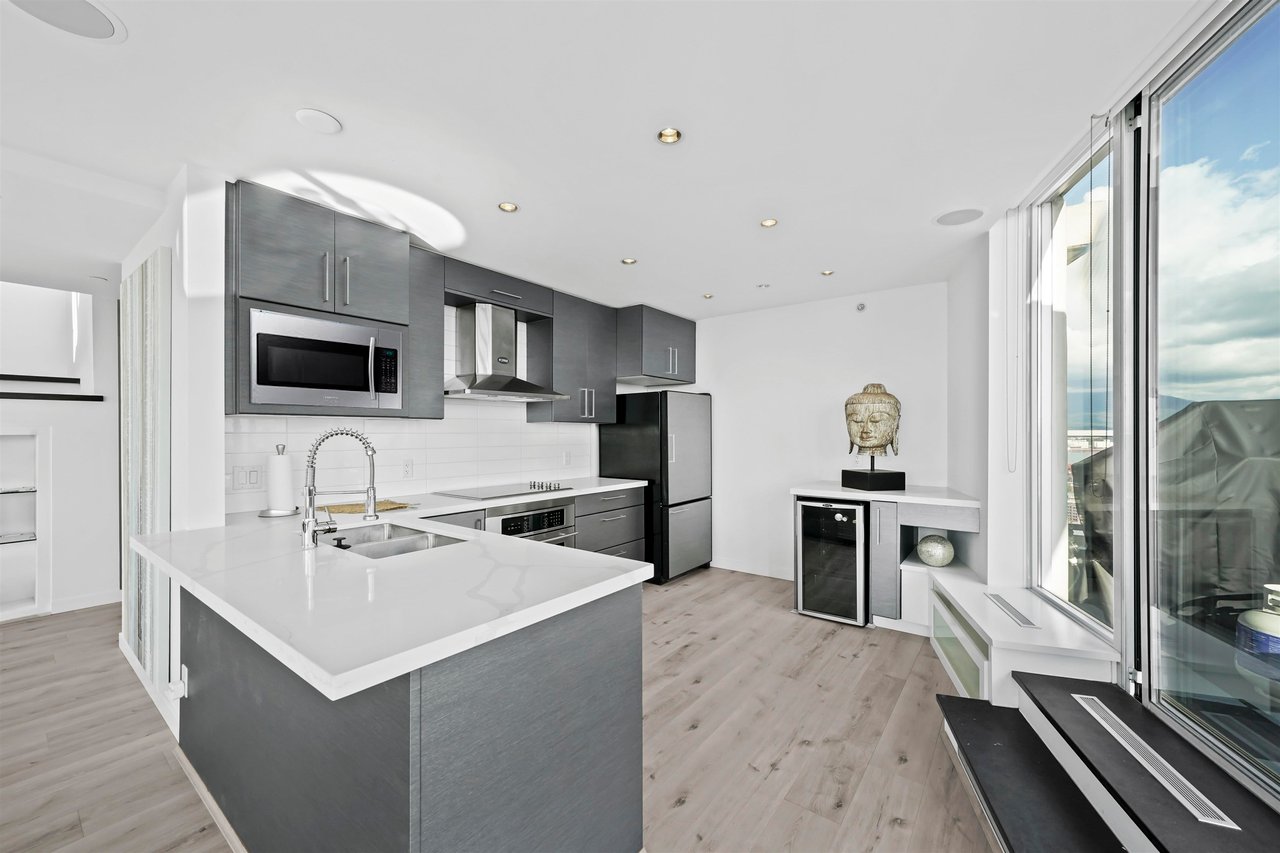 3905-188 Keefer Pl