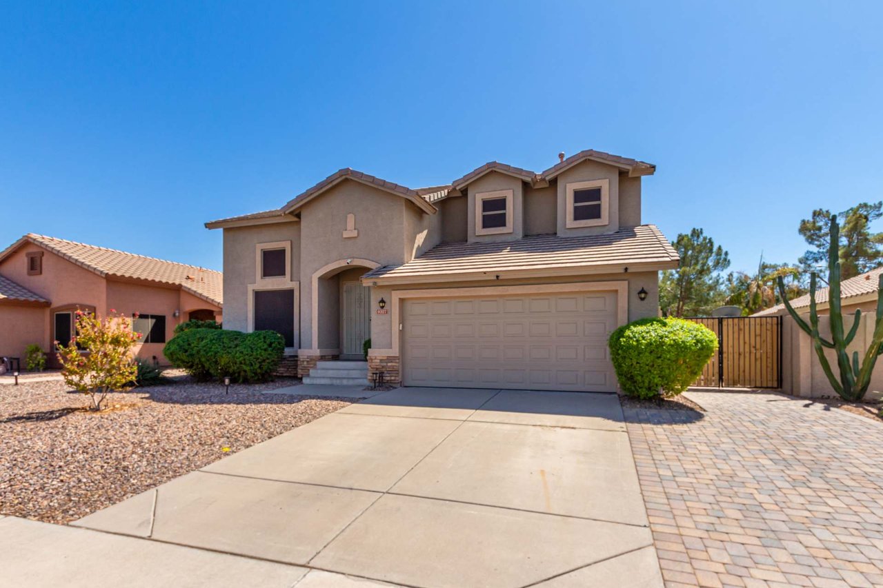 Extended driveway with pavers