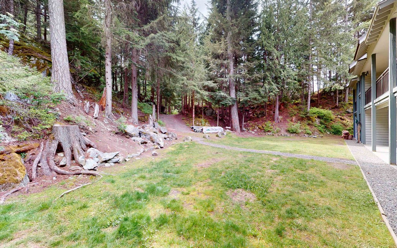 6-2201 Eva Lake Rd