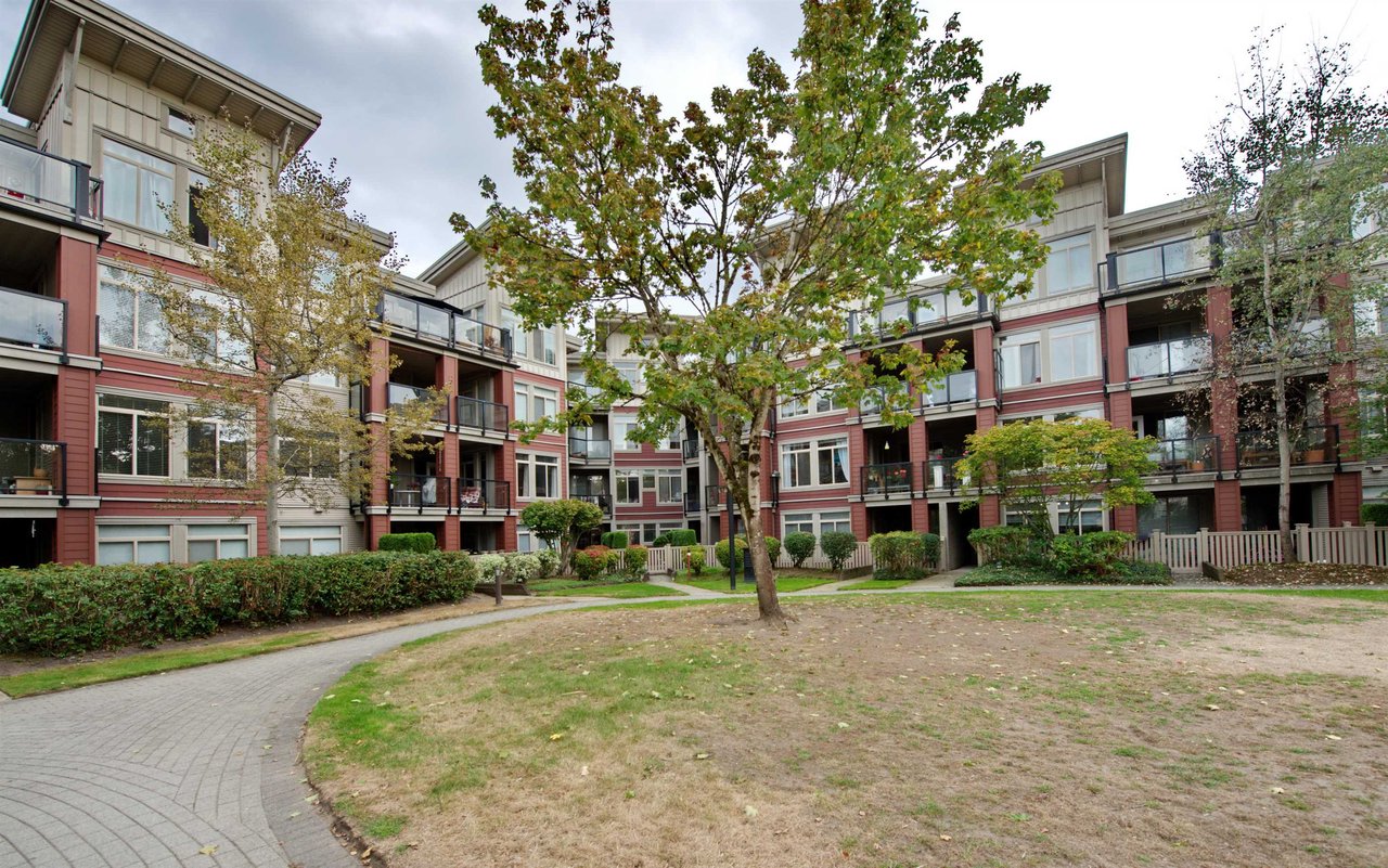 206-15385 101a Avenue, Surrey