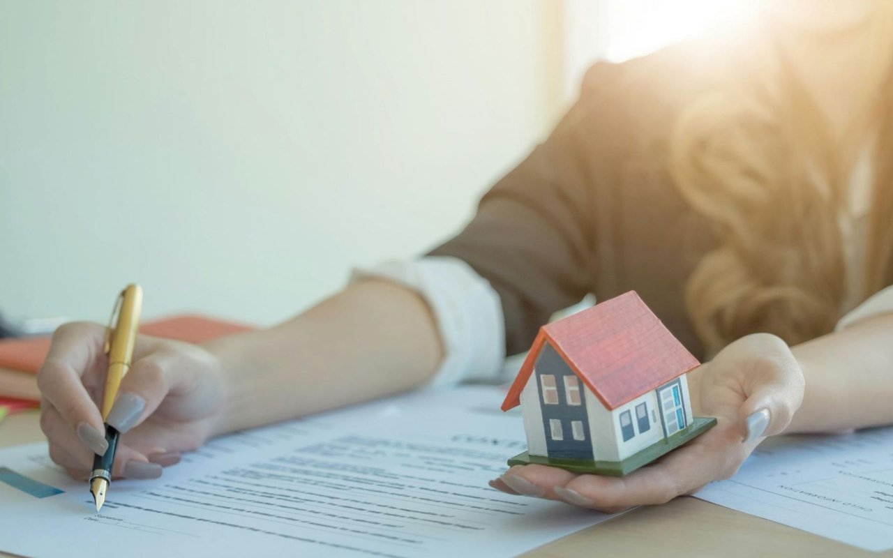 When Is The Best Time To Sell a House for Moorings in Naples, FL?