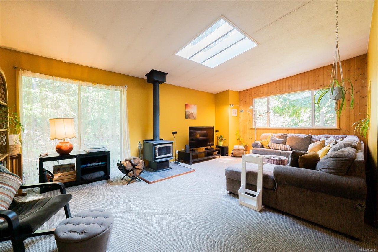 447 Berg Rd