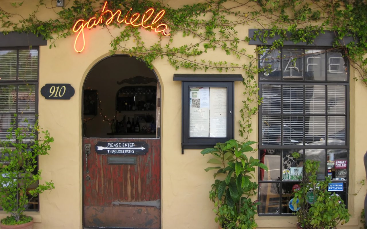 8 Best Restaurants in Santa Cruz