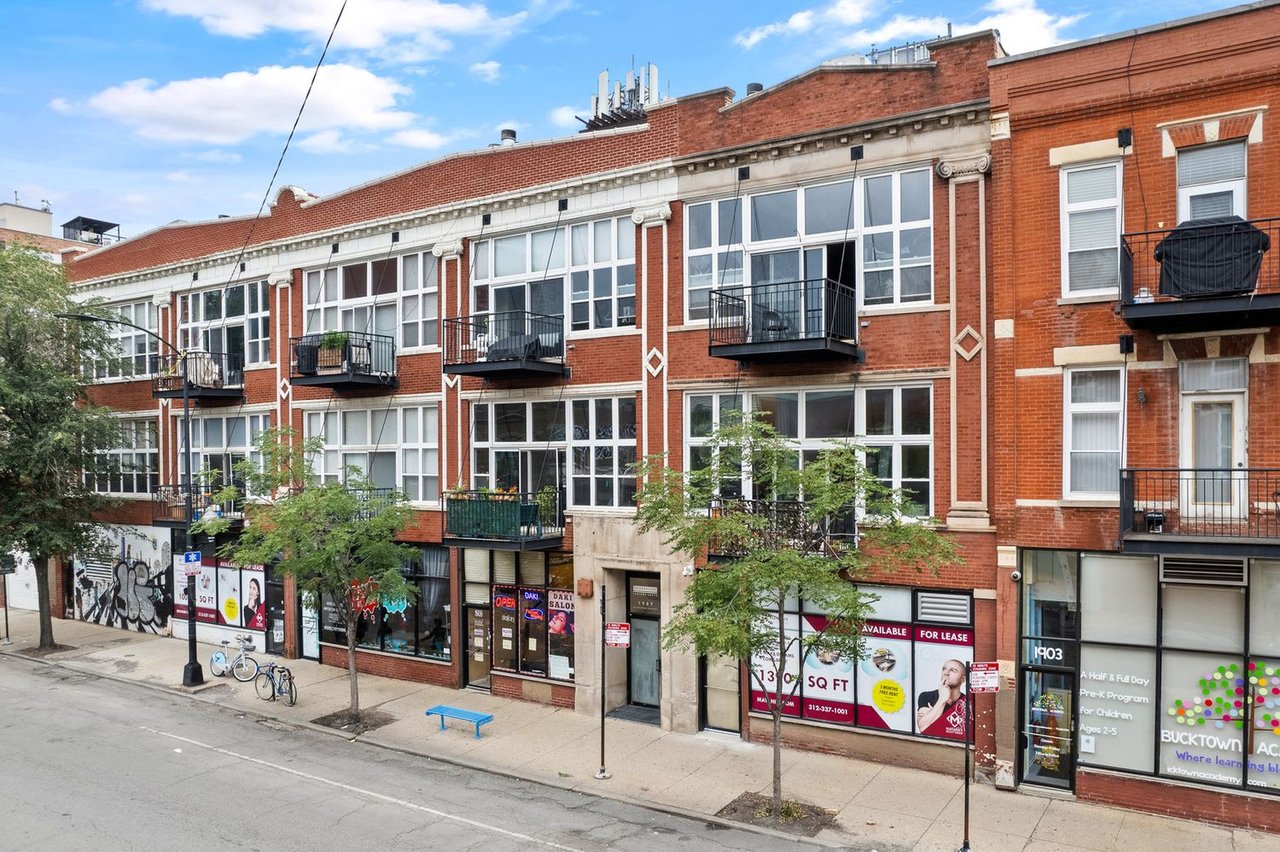 1907 N Milwaukee Ave, #203
