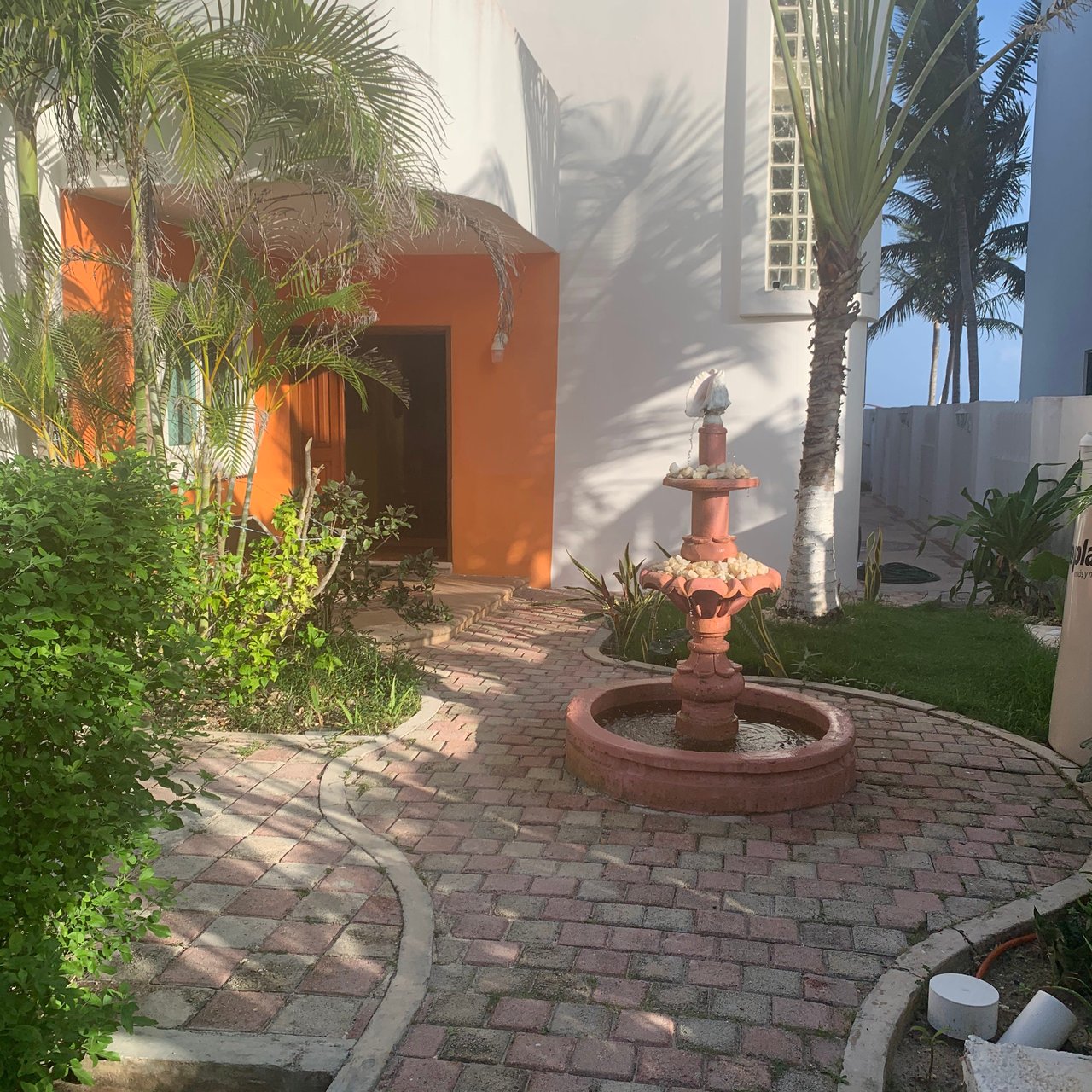 Beachfront House for sale in Puerto Morelos 