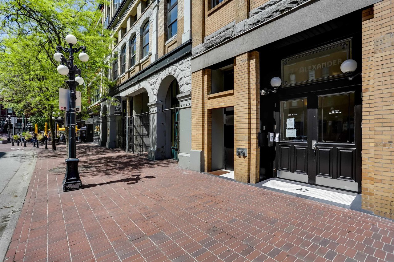 309-27 Alexander St