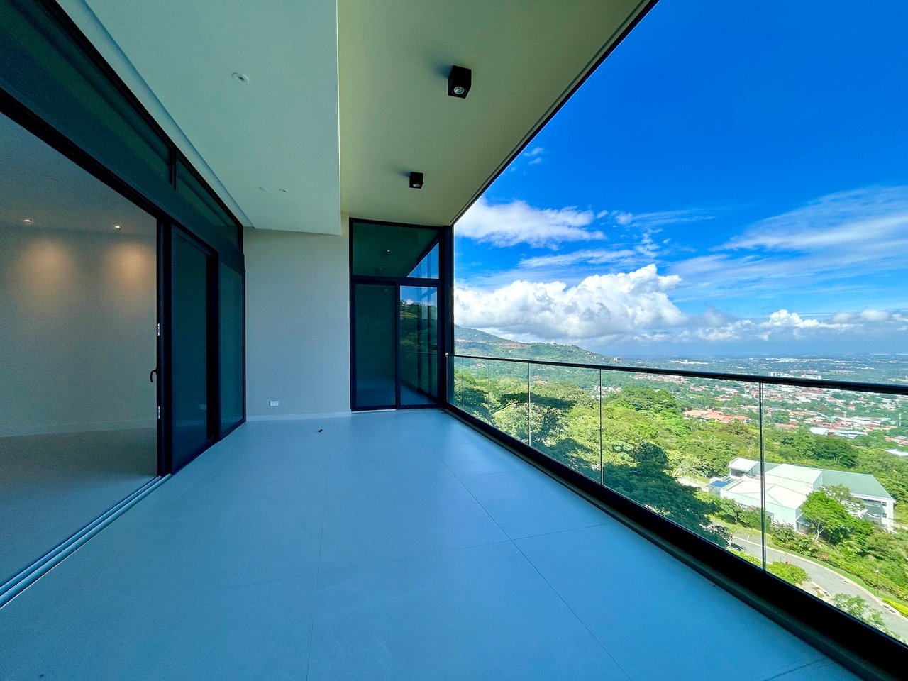 Modern Luxury Panoramic Penthouse, Santa Ana, San Jose