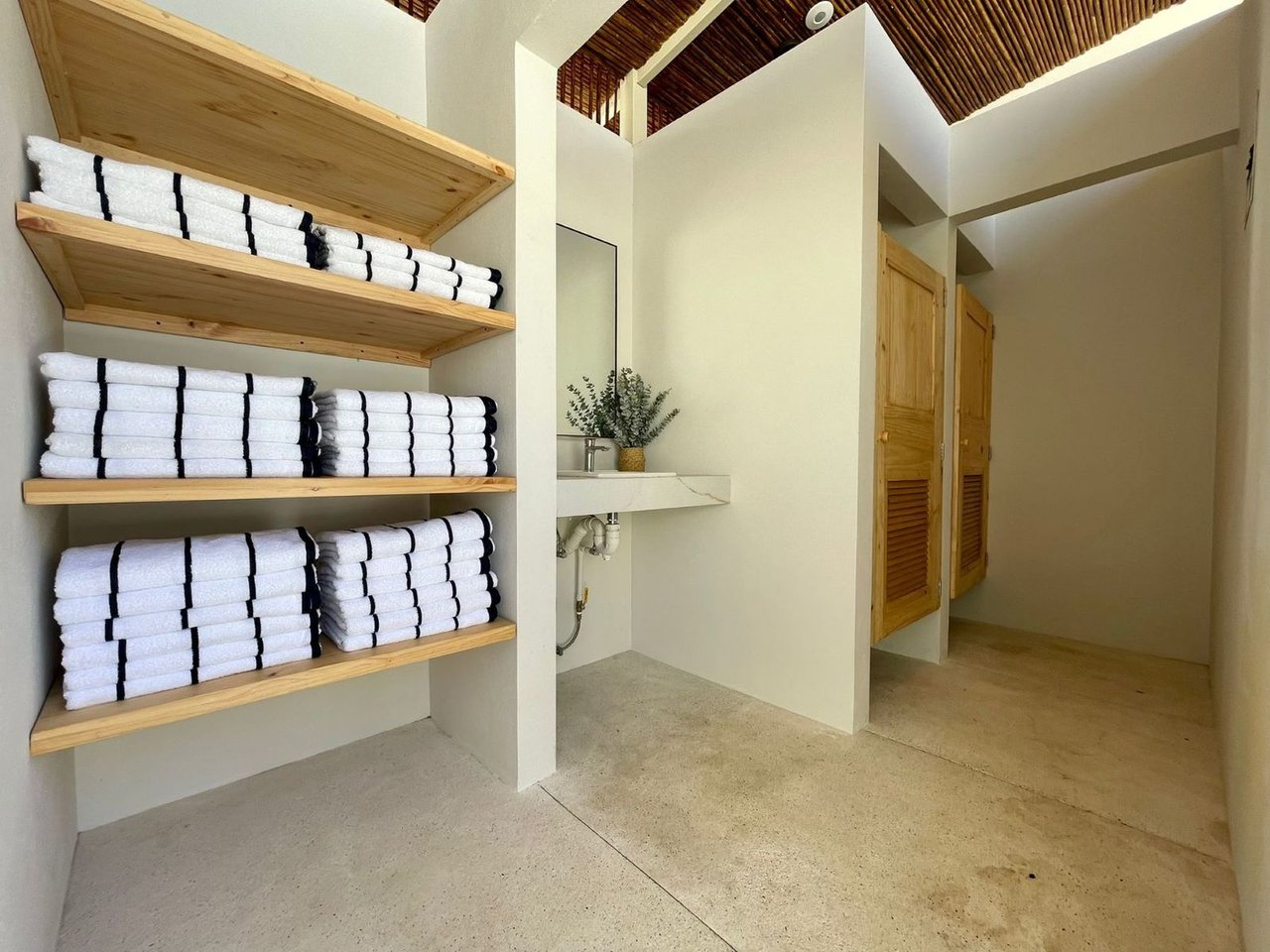Turnkey Boutique Hotel with Pool, Jaco, Puntarenas