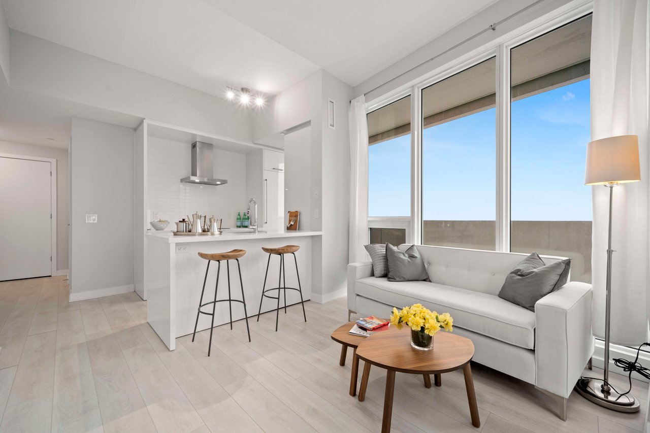 2221 Yonge Street Suite 2909