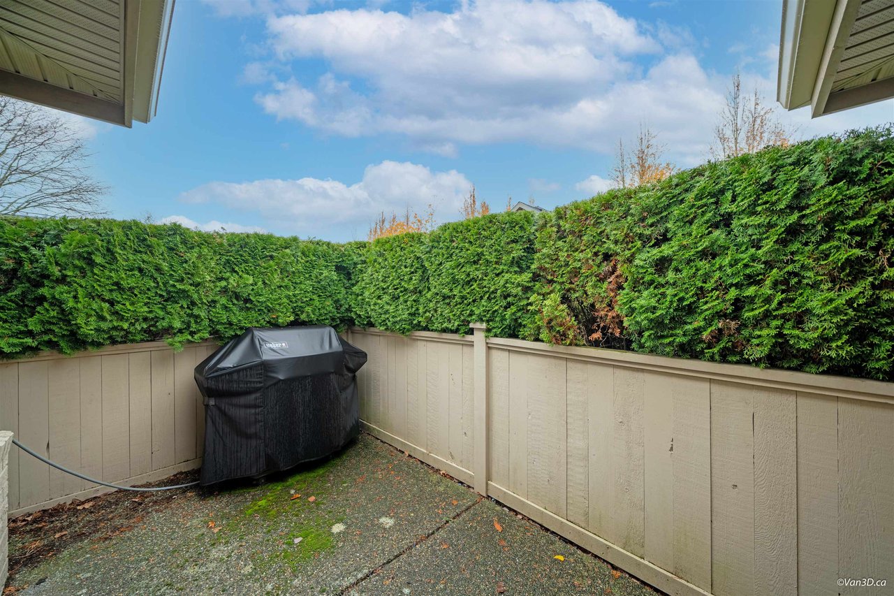 8-15168 22 Ave