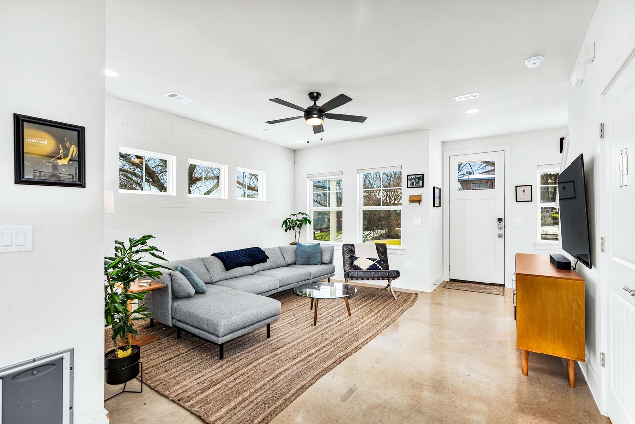 1604 JJ Seabrook #B
