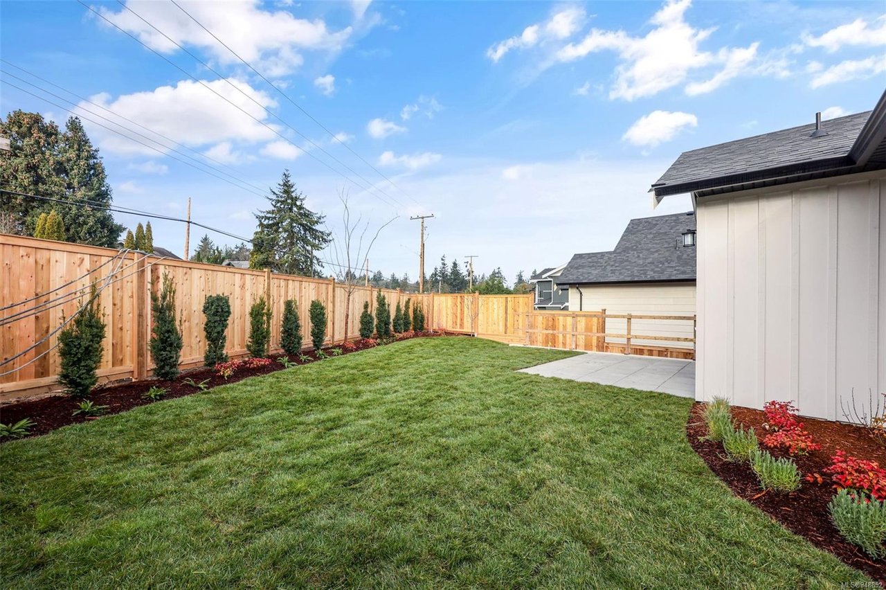 7058 Central Saanich Rd, Central Saanich