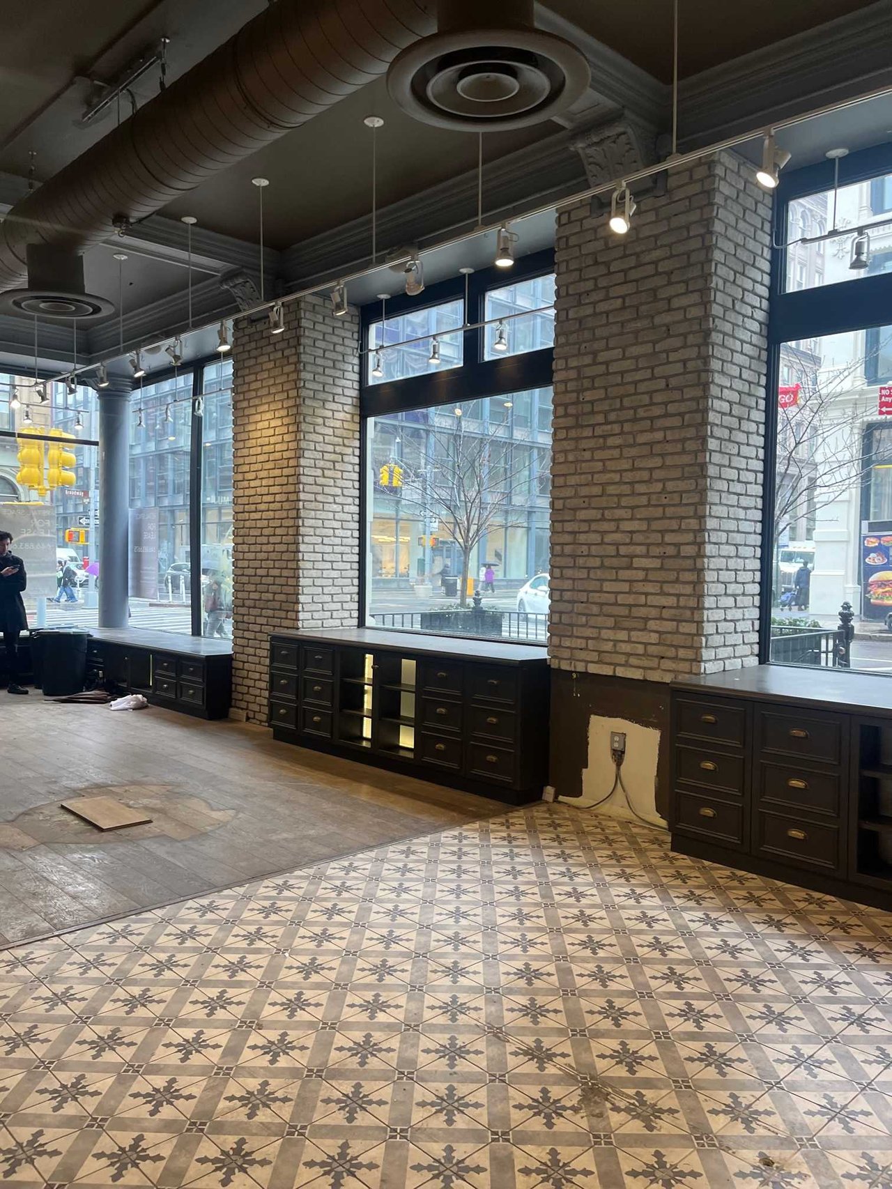 Broadway Pop Up Corner