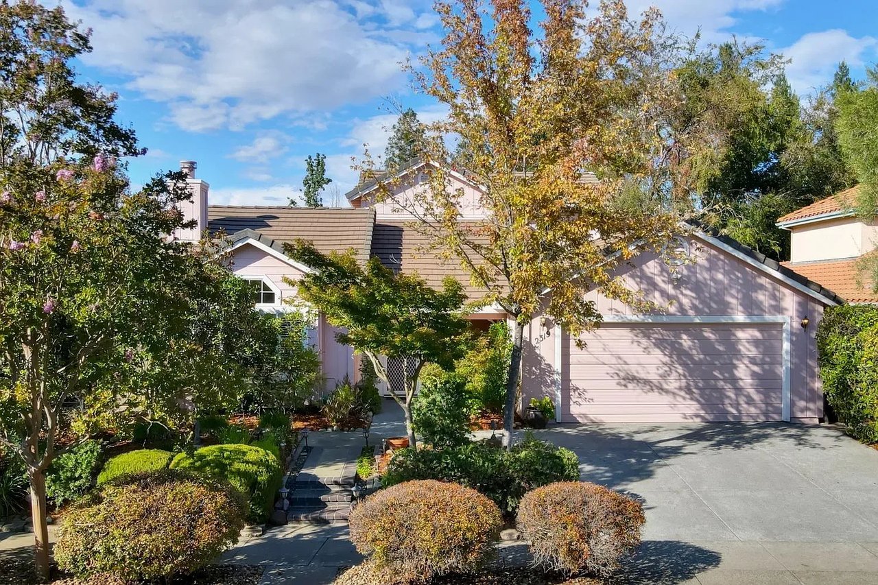 2319 Isle Royale Lane