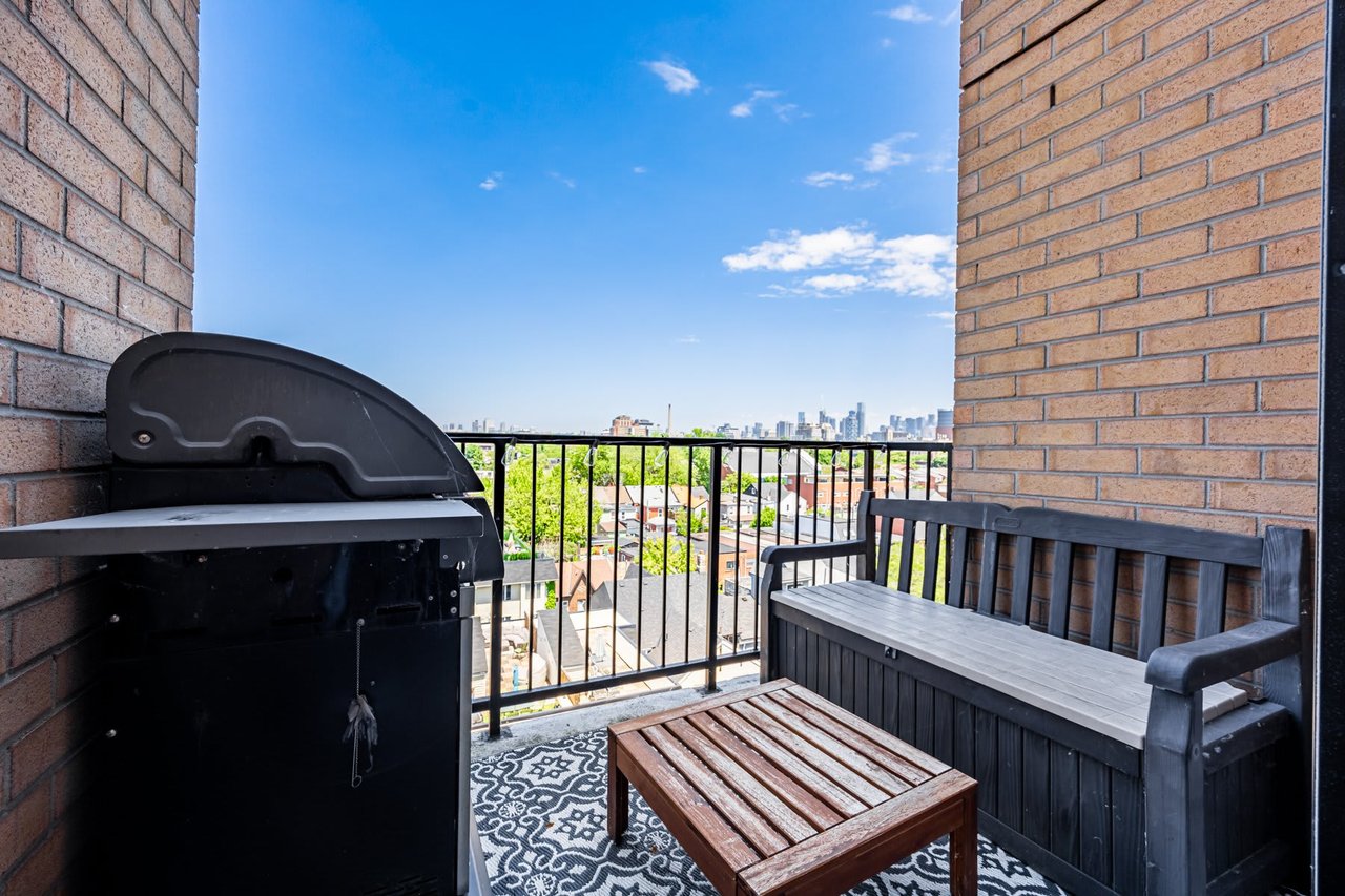 Experience Penthouse Living 