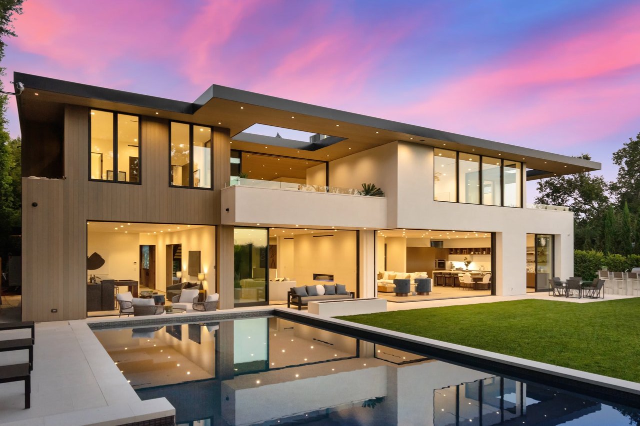 Exquisite Brentwood Modern Masterpiece
